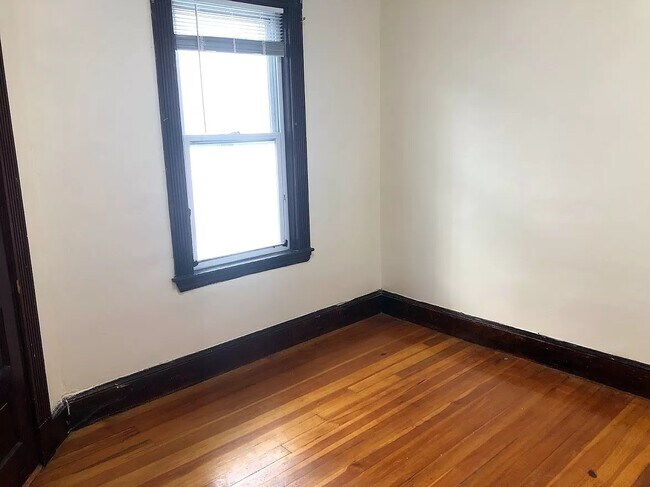 Building Photo - 28 Litchfield St
