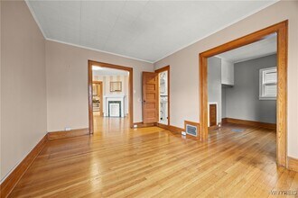 Building Photo - 411 Breckenridge St