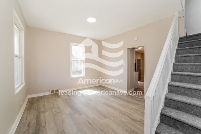 Building Photo - 2129 N Bourland Ave