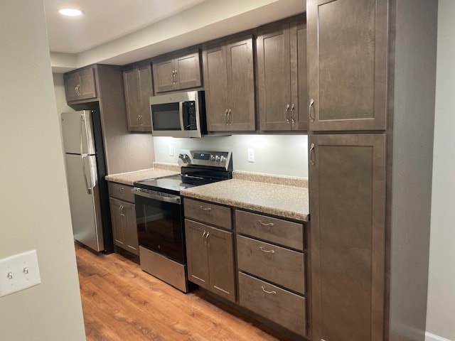 Building Photo - 309-345 Island Dr