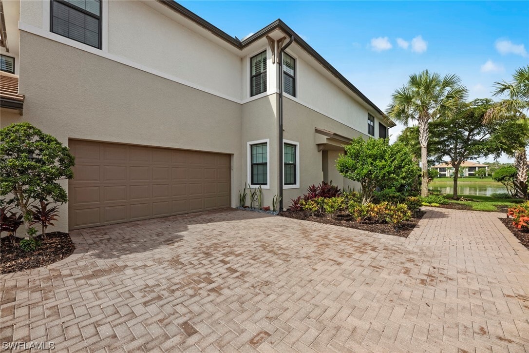 Building Photo - 2181 Frangipani Cir