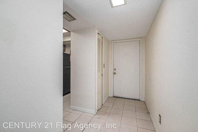 Building Photo - 3150 Sir Hamilton Cir