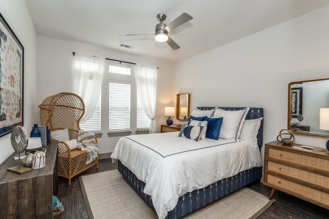 Building Photo - Sage Hill