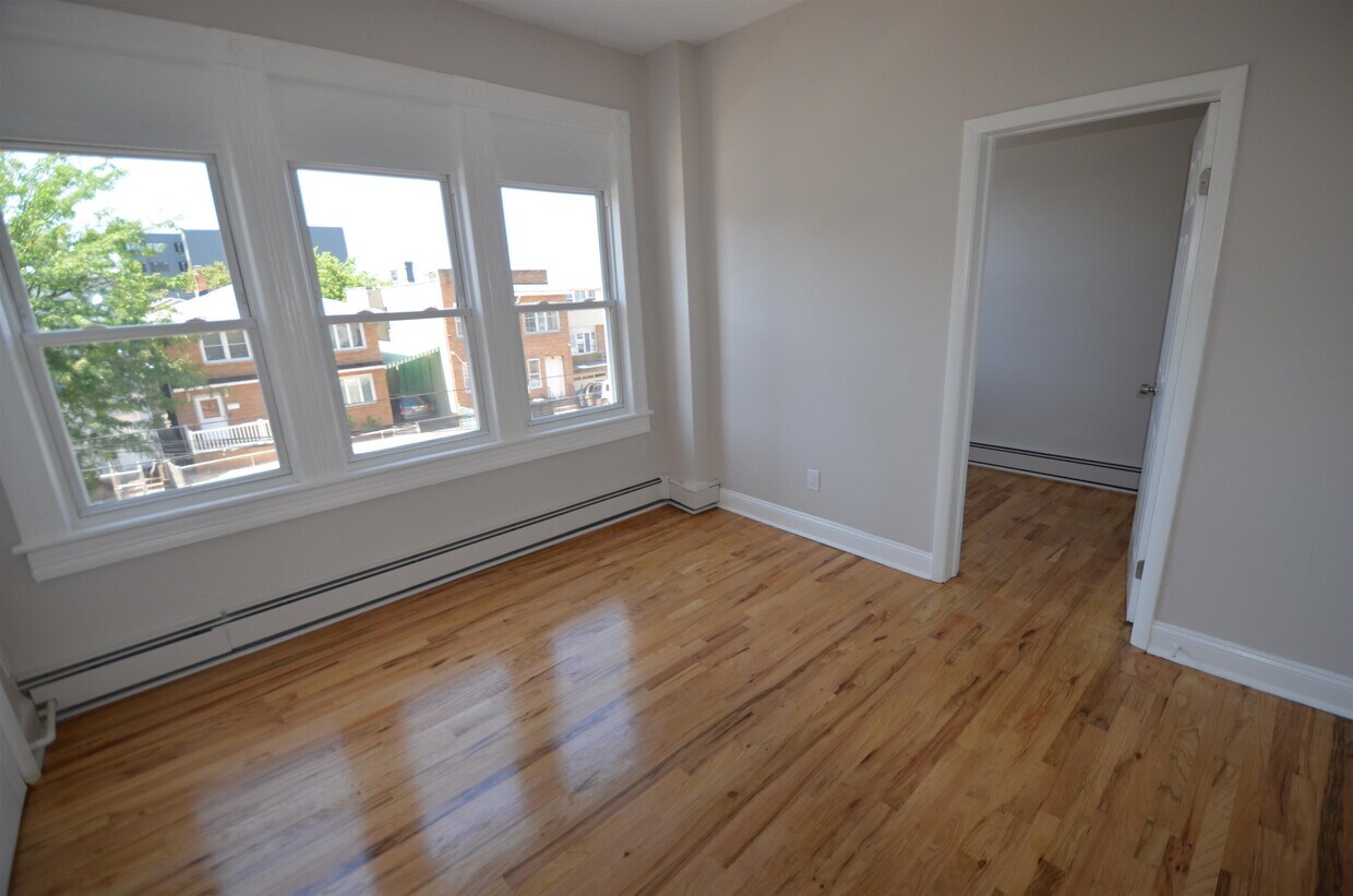 Primary Photo - 36 Corbin Ave