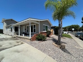 Building Photo - 5074 Rockford Dr