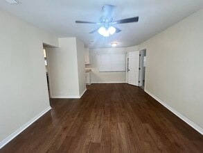 Building Photo - 3422 Miami Dr