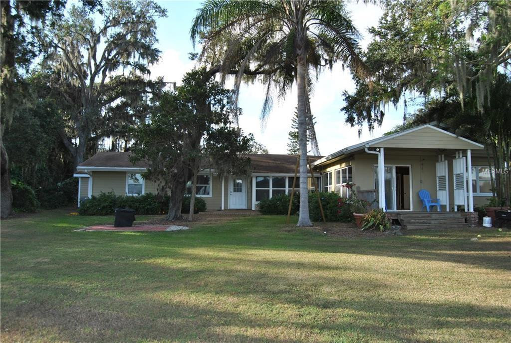 Building Photo - Crooked Lake Cove