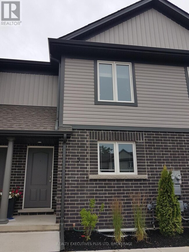 Building Photo - 7768 Ascot Cir