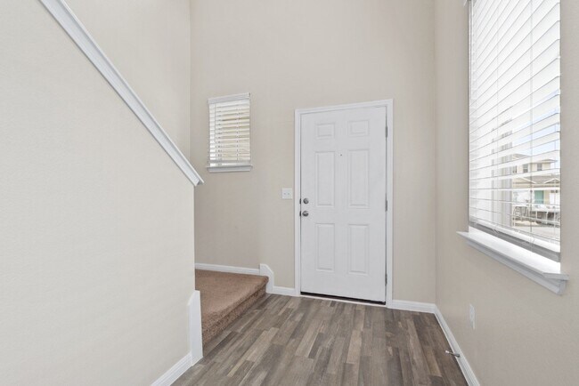 Foto del edificio - 365 Guemal Rd