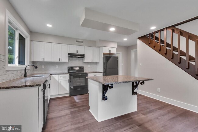 Foto del edificio - 519 Linton Hill Rd