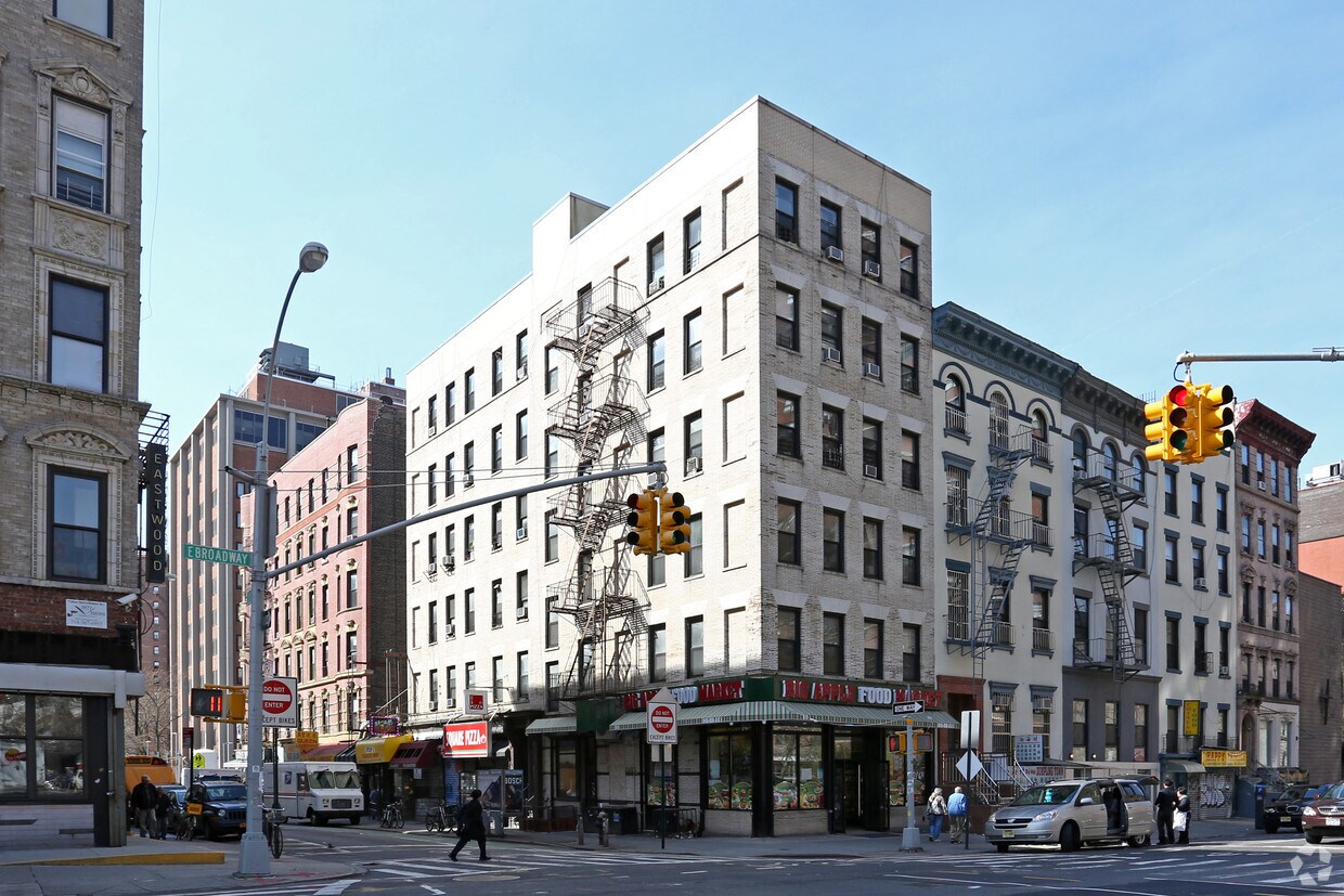 Primary Photo - Clinton Hill Apartments IV