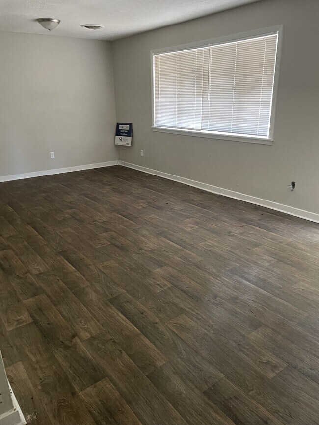 Foto del edificio - 3040 Suncrest Dr