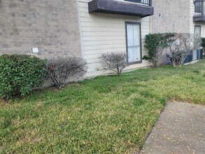 Building Photo - 12615 Brookglade Cir