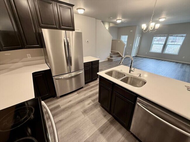 Foto del edificio - Beautiful 3 bed/ 2.5 bath Townhome in Berthoud