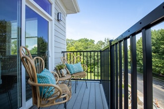 Building Photo - The Elle on Lockwood