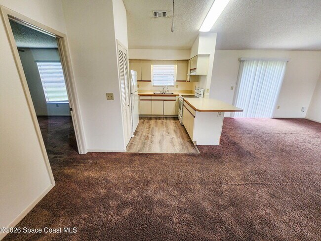 Foto del edificio - 821 Hawaii Ave NW