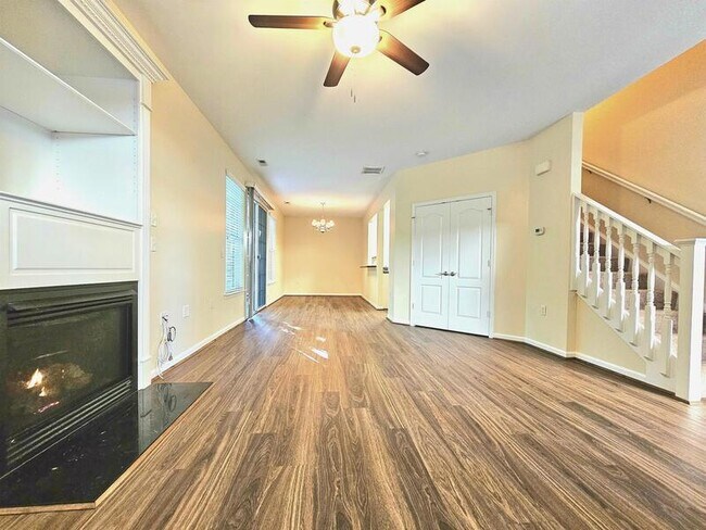 Building Photo - 5260 Elston Ln