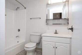 2BR, 2BA - 1,300SF - Arrive Westborough