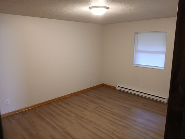 Building Photo - 132a Brookdale Dr
