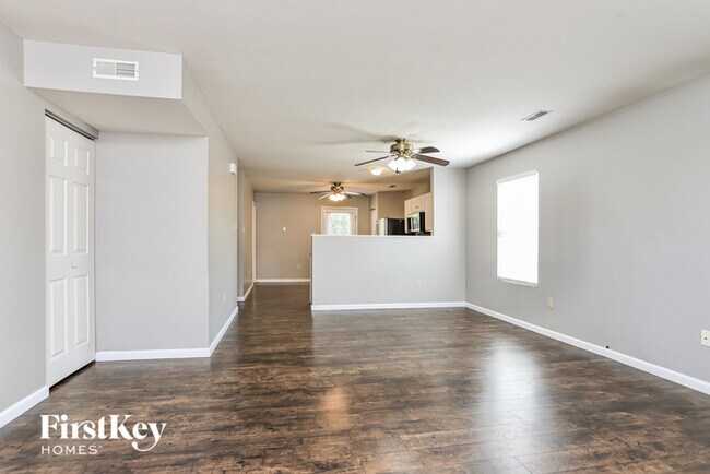 Building Photo - 503 Glengarry Court
