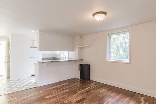 Building Photo - 1bd/1ba Seattle Condo