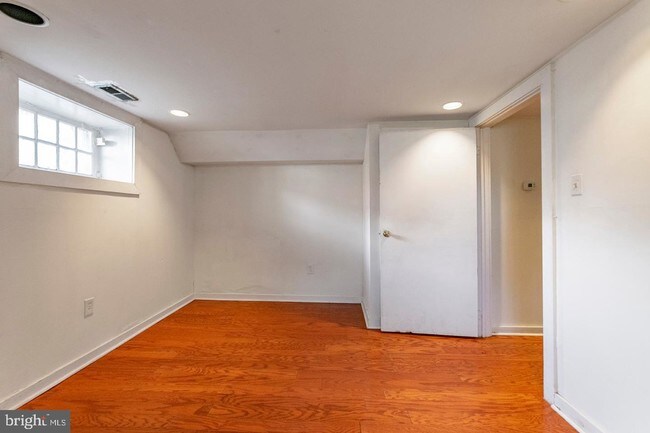 Foto del edificio - 3512 Lancaster Ave