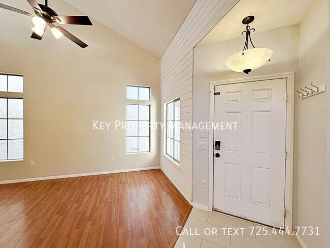 Foto del edificio - 3 BEDROOM 3 BATH + LOFT HOME IN GATED CENN...