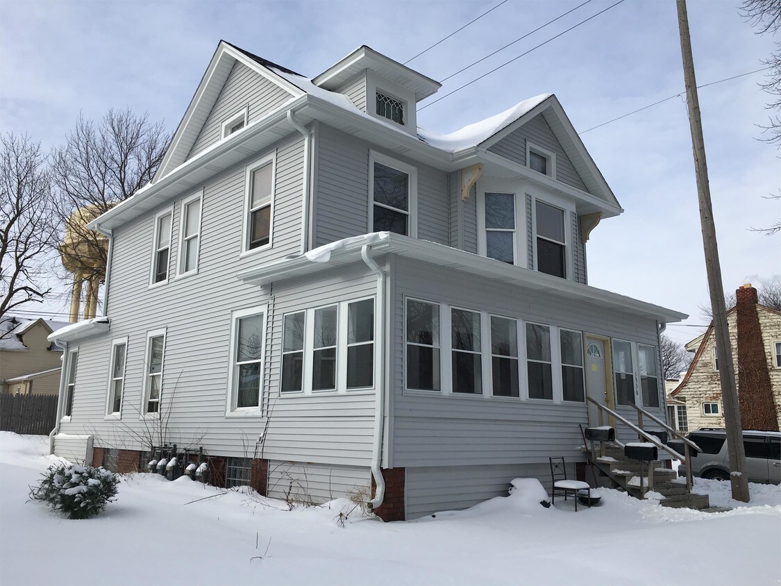 Primary Photo - 1536 Carlisle Ave
