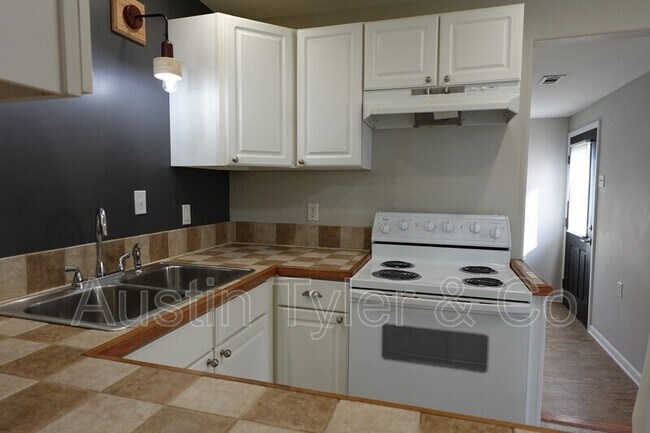 Building Photo - 4282 Kelson Ave