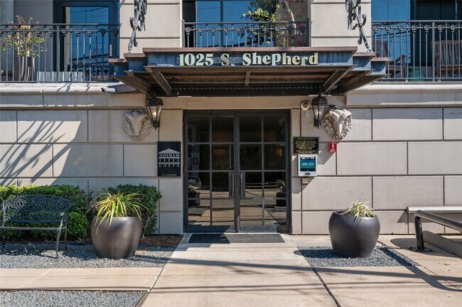 Photo - 1025 S Shepherd Dr Apartment