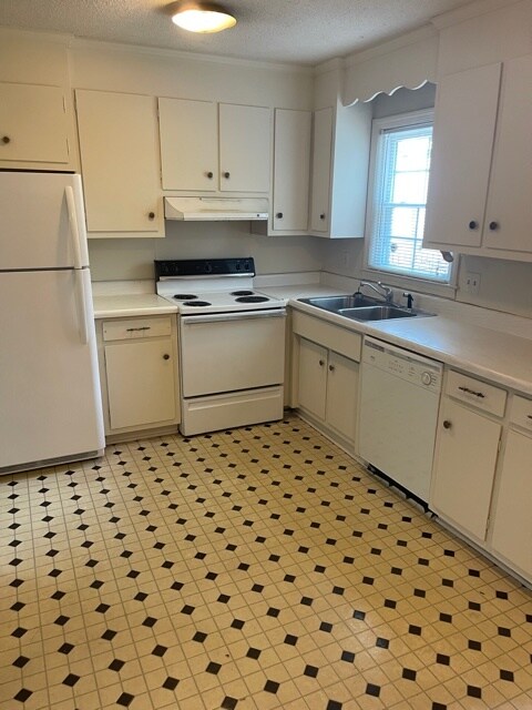 Building Photo - 501 Edwards Rd