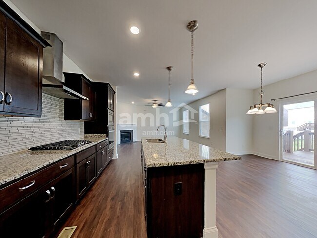 Foto del edificio - 7010 Bennett Dr.