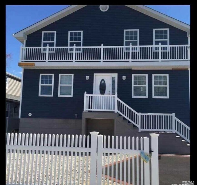 Building Photo - 121 Forest Ave