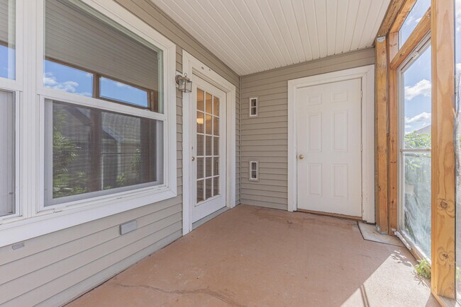 Foto del edificio - 1324 Heatherwood Ln