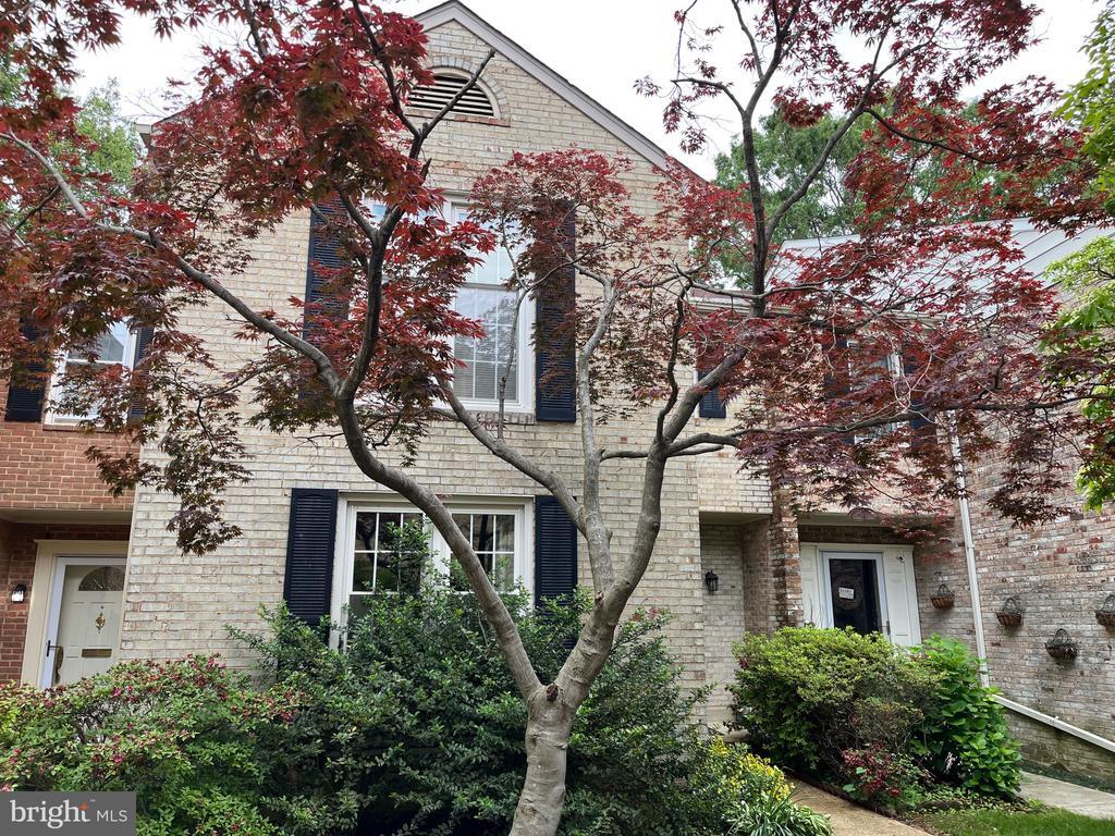 Foto principal - 6604 Rosecroft Pl