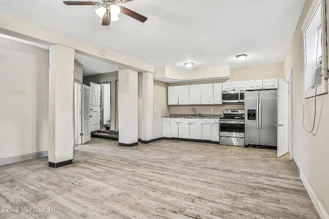 Building Photo - 8036 Mattox Ave