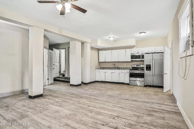 Foto del edificio - 8036 Mattox Ave