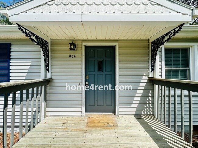 Building Photo - A Fantastic Ranch Home in Olathe with Wood...