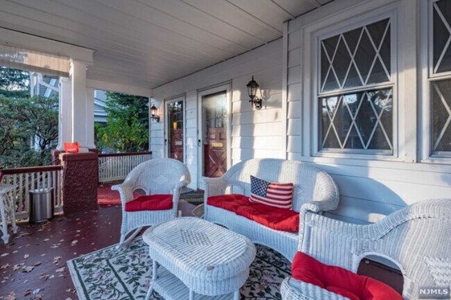 Foto del edificio - 29 Richmond Ave