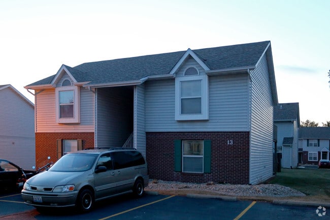 Building Photo - Junction Drive Townhomes