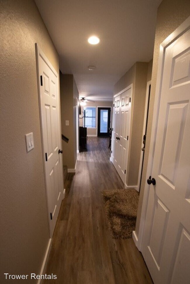 Building Photo - 3 br, 2 bath House - 3807 Mayer
