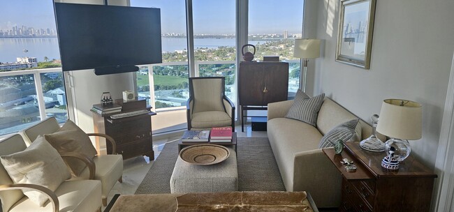 Foto del edificio - 1881 79th Street Causeway