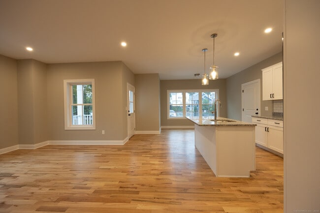 Building Photo - 213 Old Towne Rd