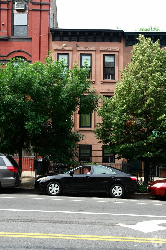 Building Photo - 368 9th St