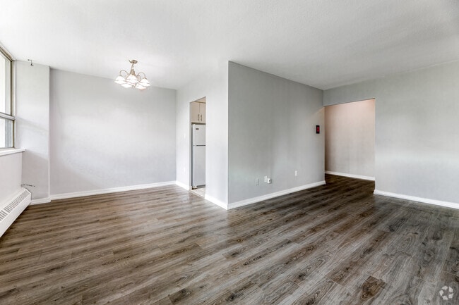 2 chambres, 1 salle de bain - 898 pi2 - Salon - Park Heights Limited