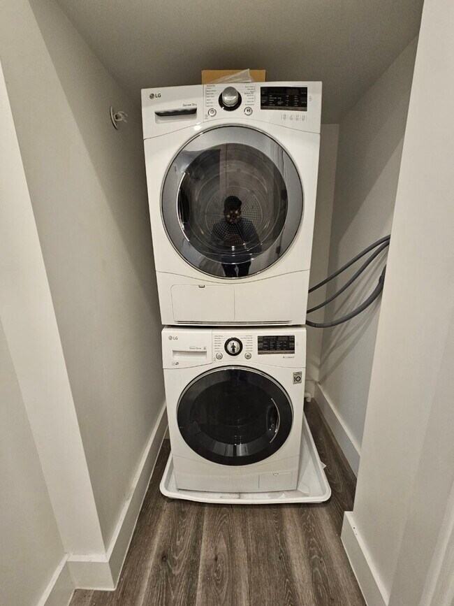 Foto del edificio - 715 Park Ave