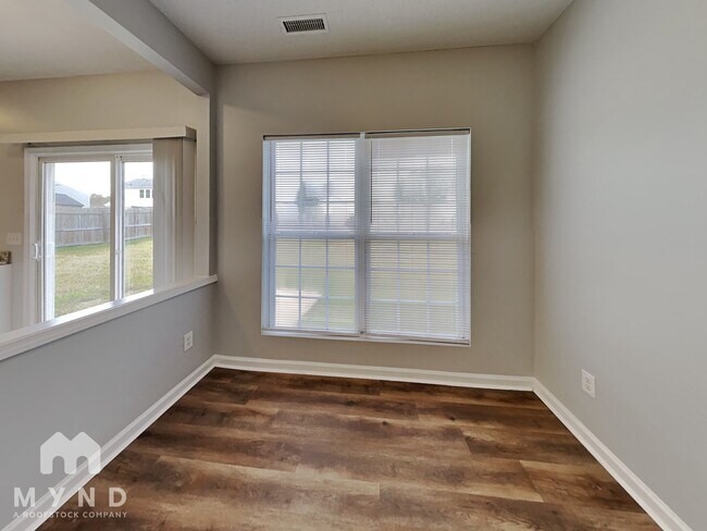 Building Photo - 3101 Tuckland Dr