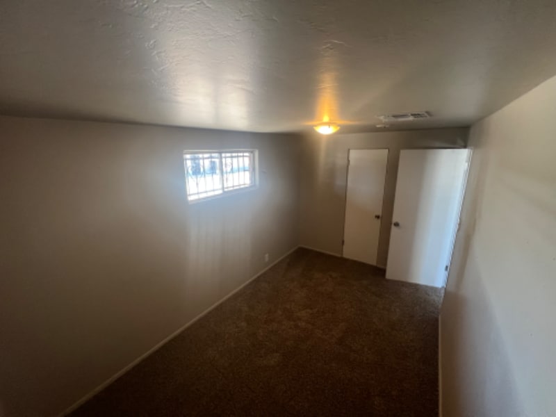 Building Photo - 308 W Irvington Rd