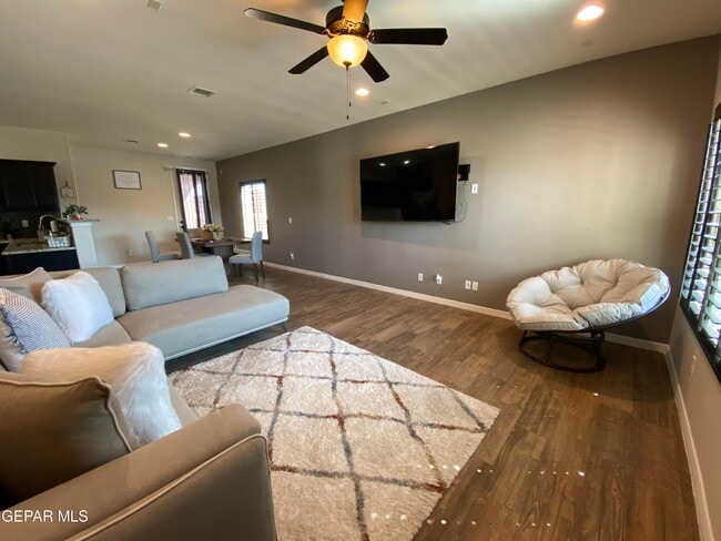 Building Photo - 7013 Long Meadow Dr