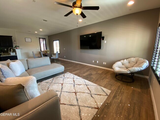 Foto del edificio - 7013 Long Meadow Dr